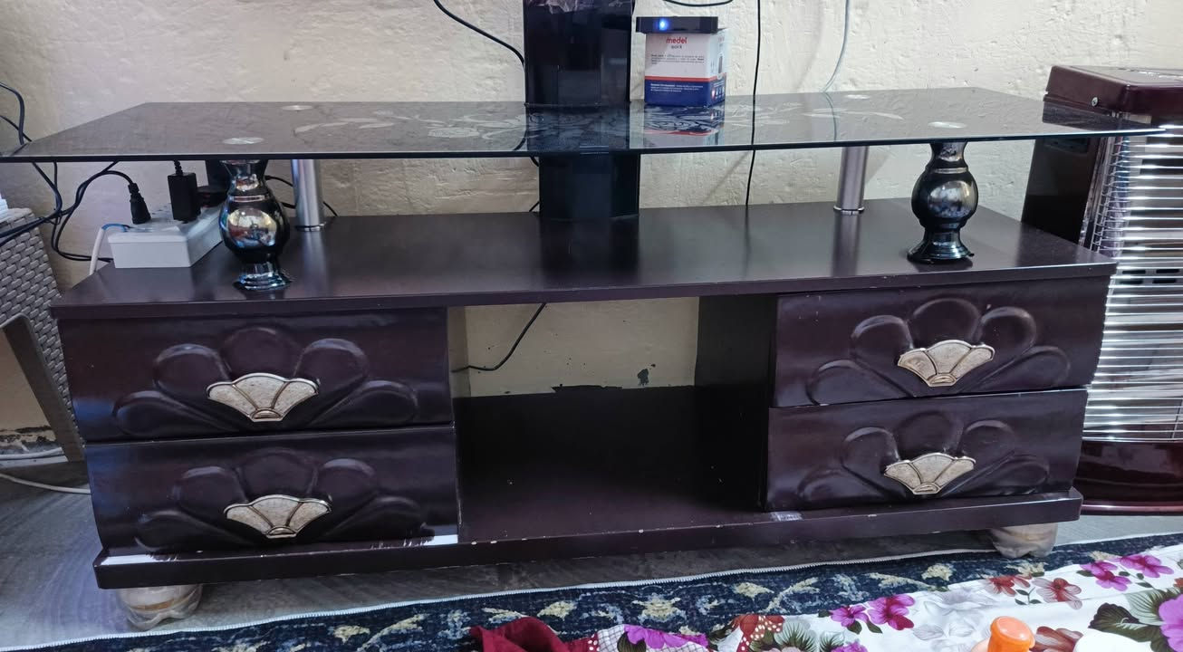 للبيع 🔴🔴🔴
كنتور 5 أبواب (مستعمل نضيف) 225 ألف
ميز زجاج 25 ألف
ميز بلازمة 35 ألف

للتواصل
***********
***********
