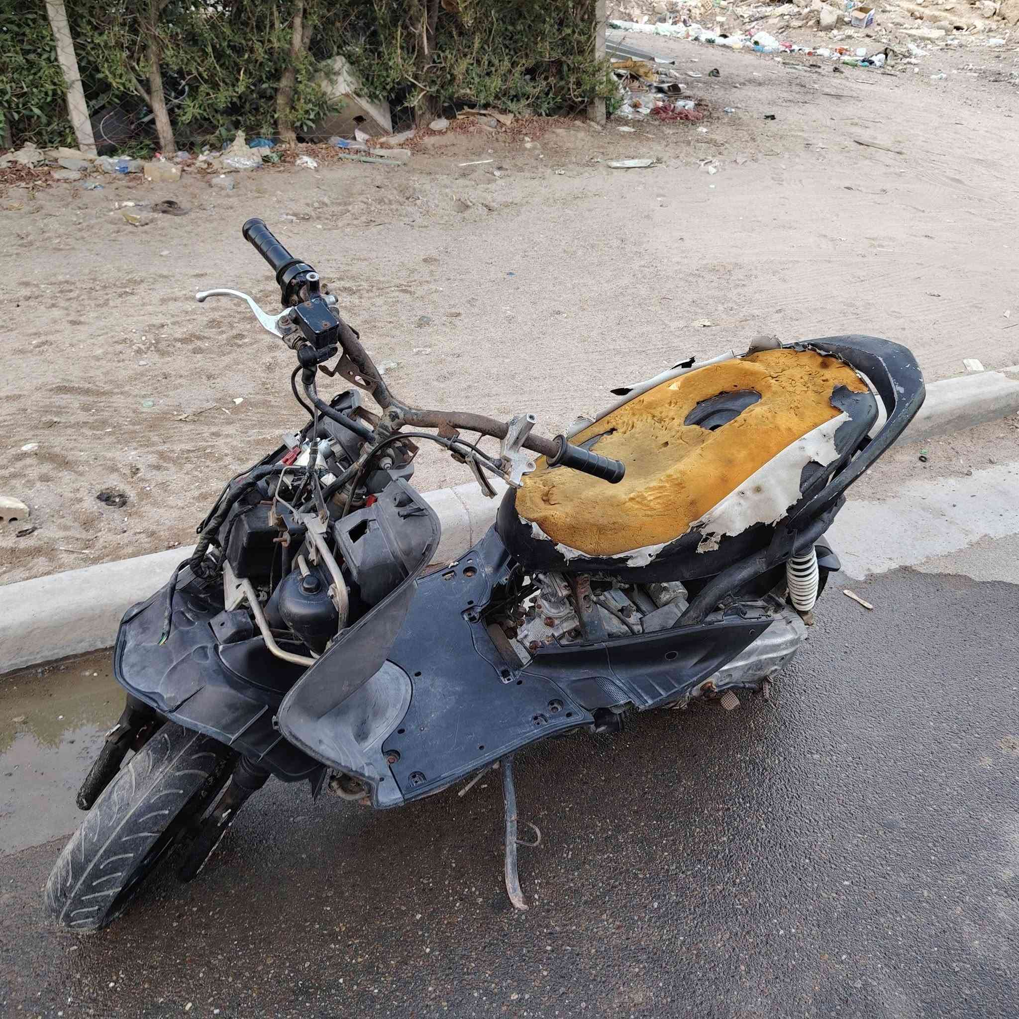 السلام عليكم سكنس نثيه للبيع طافيه كوم حديد تجفيت جديد السعر 200قفل بغداد الغزاليه ***********

