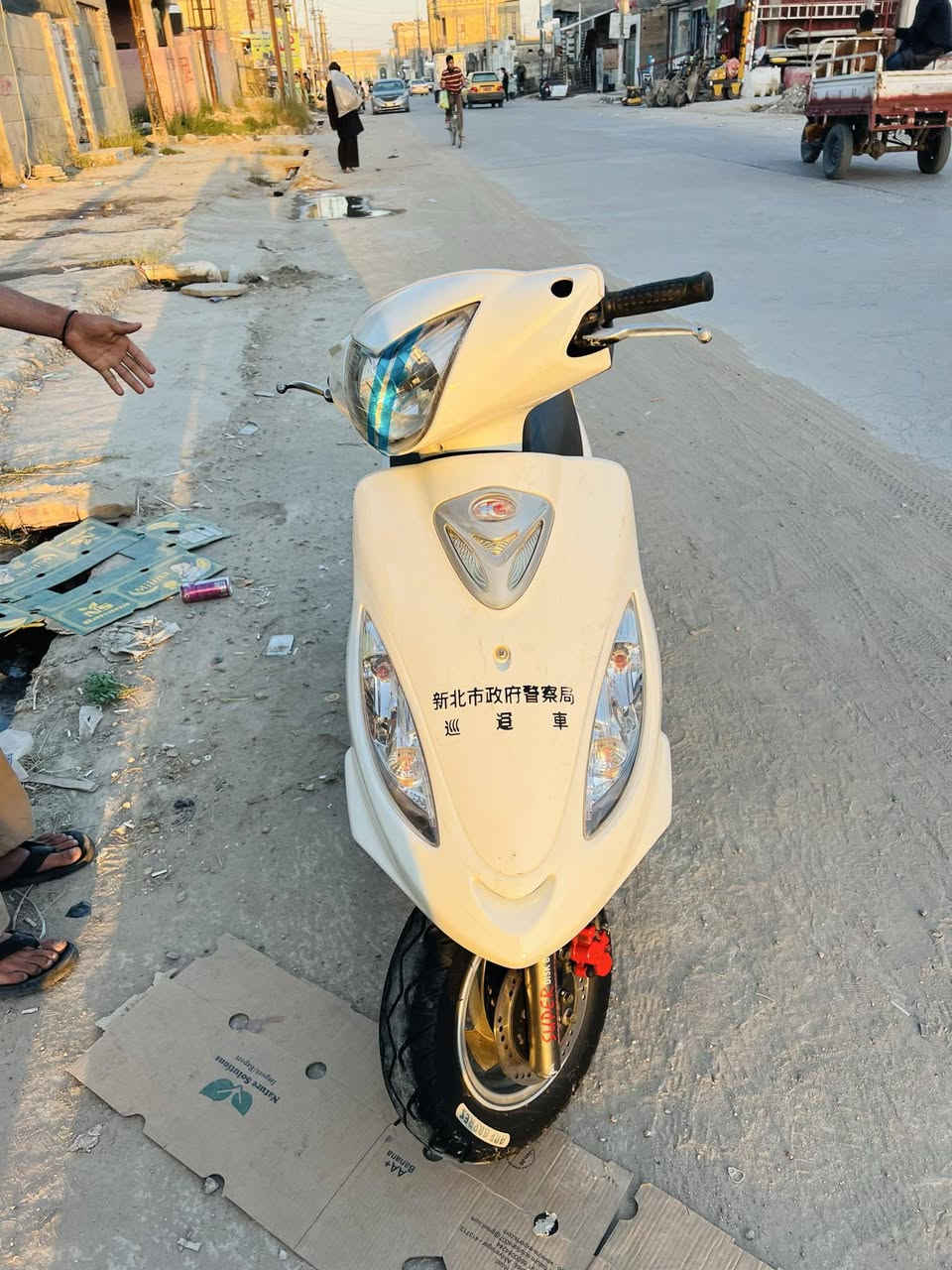 سلام عليكم دراجه كامكو للبيع موديل ١٥بوليس فحل نضافه فول تجي وشوف بعينك دراجه نضيفه  توهه طالعه من رمبه صاله شهرين السعر مليون ١٠٠وبيهه مجال


**إذا كنت صاحب هذا الإعلان وتريد حذفه لأي سبب، رجاءا أرسل رسالة إلى الدعم الفني**