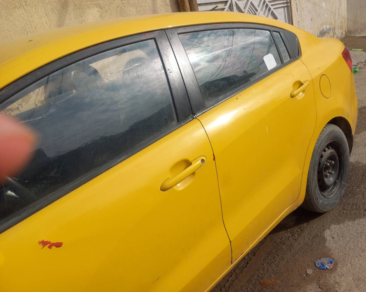 كيا ريو موديل 2013 خليجي محرك 1600محرك دوش قطرتين محرك كير مكفولات شواصي  تدفئة تبريد كلة شغال تخم تاير جديد السيارة بسمي رقم كربلاء رقم انكليزي مشروع وطني مصفرة هية  مكاني بغداد السعر 90 وبيها مجال التصال على الرقم ***********
