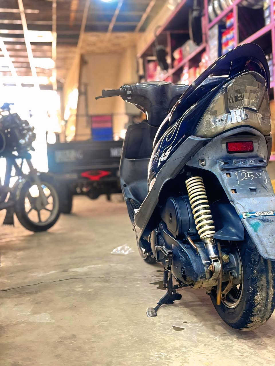 السلام عليكم
دراچه ماگس عدله للـبيـع دراچه رمبه صارلهه3اشهر من نازله ومگفوله من كلشي برغي مامفتووح بيهه نكره سلف كهربائيّة شغاله كلشي شغال ماعيزه اي شي عل وضعهاا مال لبلاد..!! 

مكاني الدوانيه الحمزة الشرقي 

    ألسعر خاص والموو شراي لا يتعبني رجااان    
     
              وهاذه رقمي ﴿﴿ *********** ﴾﴾

متوازي عل بيع...!
