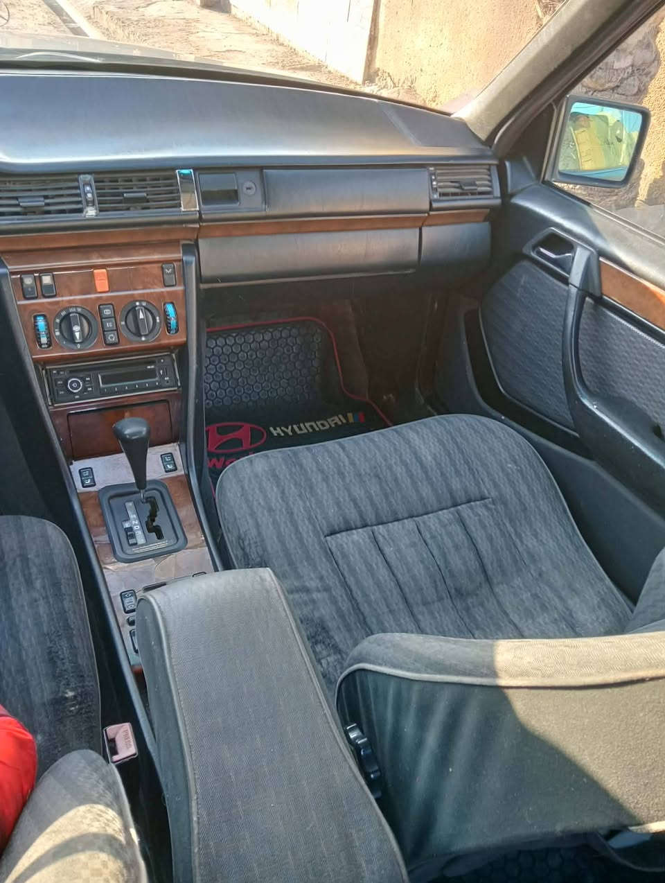 مرسيدس موديل 91 السعر ٦٠ ***********
