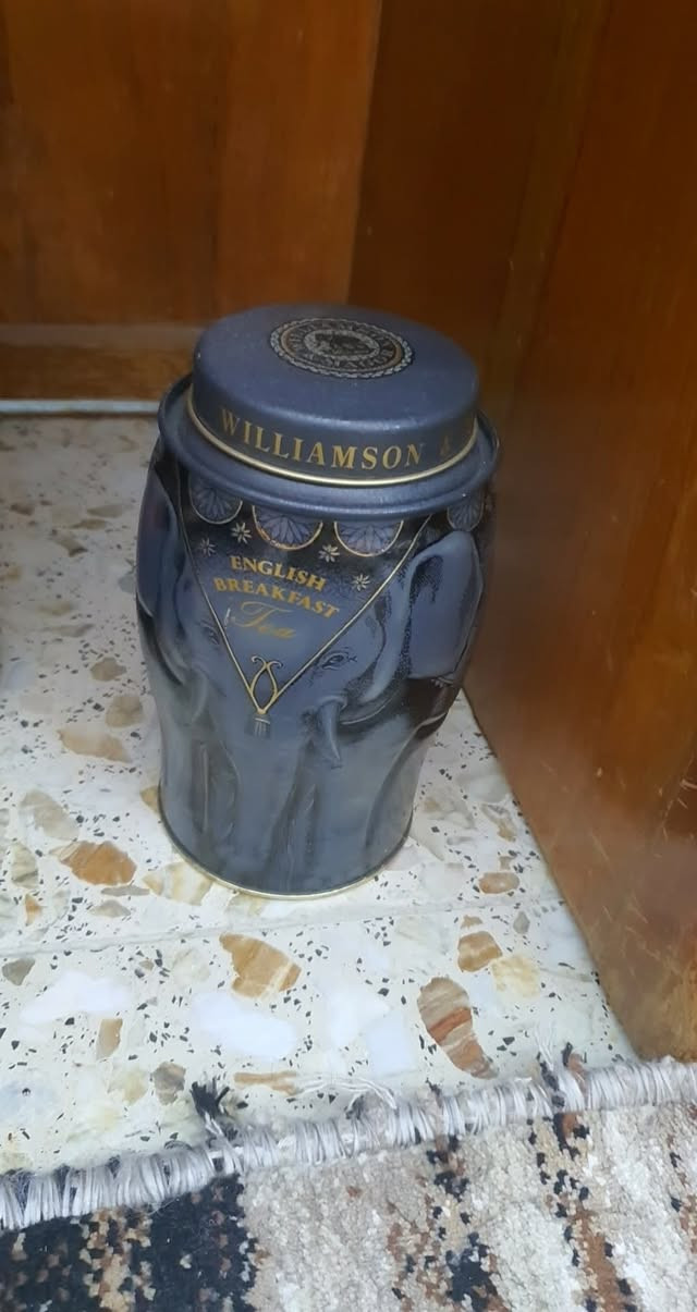 علب معدن وقدور معدن انتيك وصواني يتوفر توصيل


**إذا كنت صاحب هذا الإعلان وتريد حذفه لأي سبب، رجاءا أرسل رسالة إلى الدعم الفني**