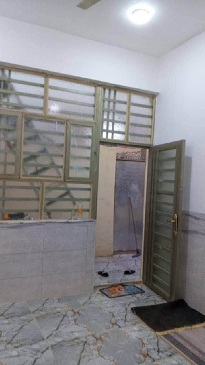 للبيع البيت 115 متر ( طابو زراعي ) سند 25

الكوفه حي ميسان  شارع الزوار 

بناء كونكريت مسلح

غرفتين + صاله + استقبال + مطبخ + صحيات داخله وخارجيه + طارمه صغيره 

وايضا ارضيه بورسلين + جدران سيراميك كامل مكمل كلشي

بناء حديث مال جناي 2025. 

السعر 45 مليون وبي مجال للشراي 

للاستفسار مراسله الصفحه او رقم 

*********** مكتب القلعة للعقارات

