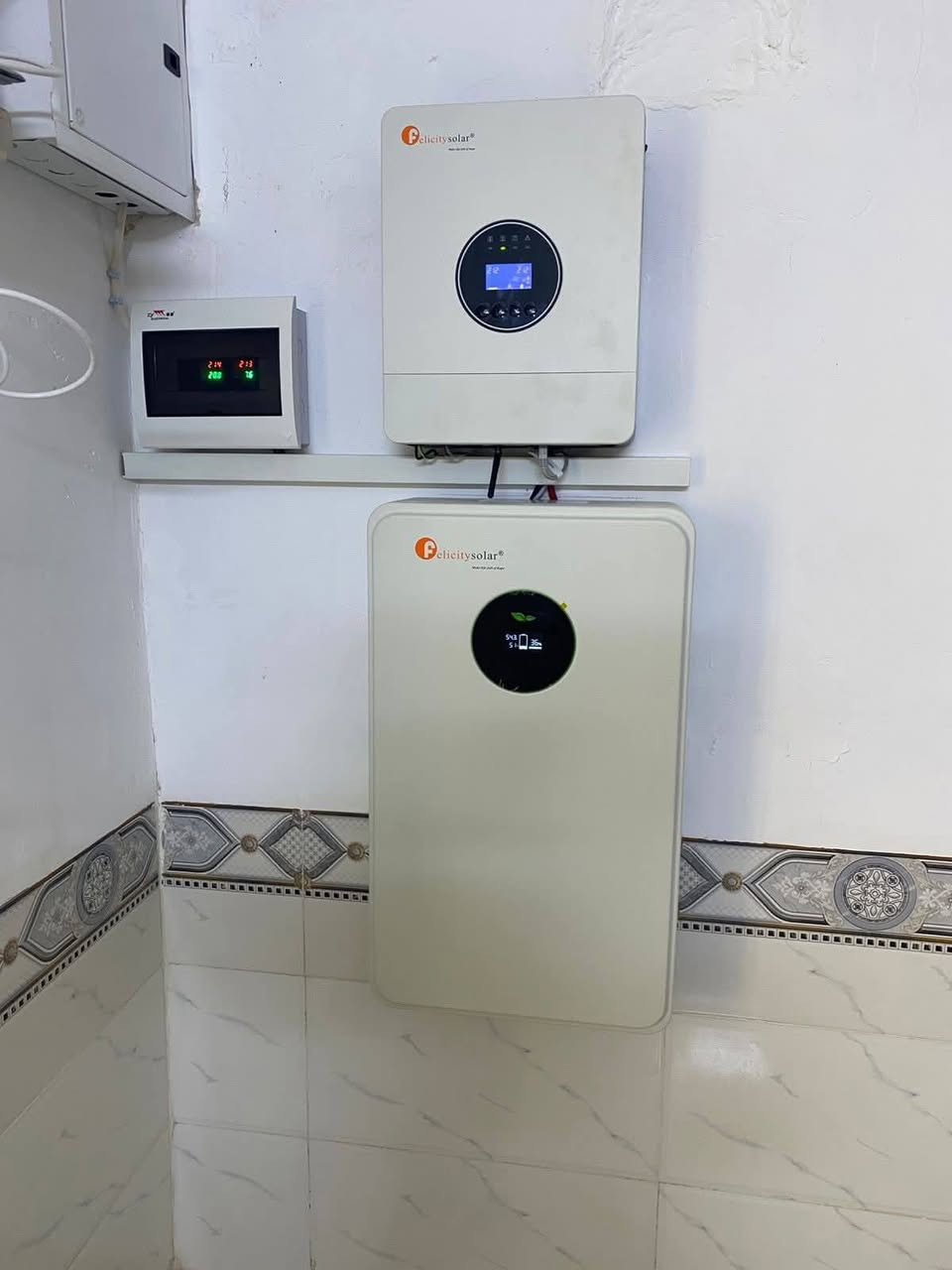 ⚡️ تنفيذ منظومة طاقة شمسية متكاملة ⚡️
تم بعون الله إنجاز منظومة طاقة شمسية بقدرة:
🔹 10 أمبير نهاري ☀️
🔹 10 أمبير ليلي 🌙

📍 الموقع: محافظة الأنبار – ناحية الحقلانية – منطقة البزون
👤 باسم: السيد محمد نصار العبيدي

✅ المنظومة مصممة لتوفير طاقة مستقرة على مدار 24 ساعة
✅ تشغيل الأحمال المنزلية بكفاءة عالية
✅ تقليل الاعتماد على الكهرباء الوطنية والمولدات
✅ أداء موثوق حتى في أوقات الذروة

🔧 تنفيذ احترافي وفق أعلى المعايير لضمان أفضل إنتاجية وعمر أطول للمنظومة

للاستفسار أو الحجز:
📞 تواصل معنا الآن واحصل على استشارة مجانية لتحديد المنظومة المناسبة لك  
***********
***********
