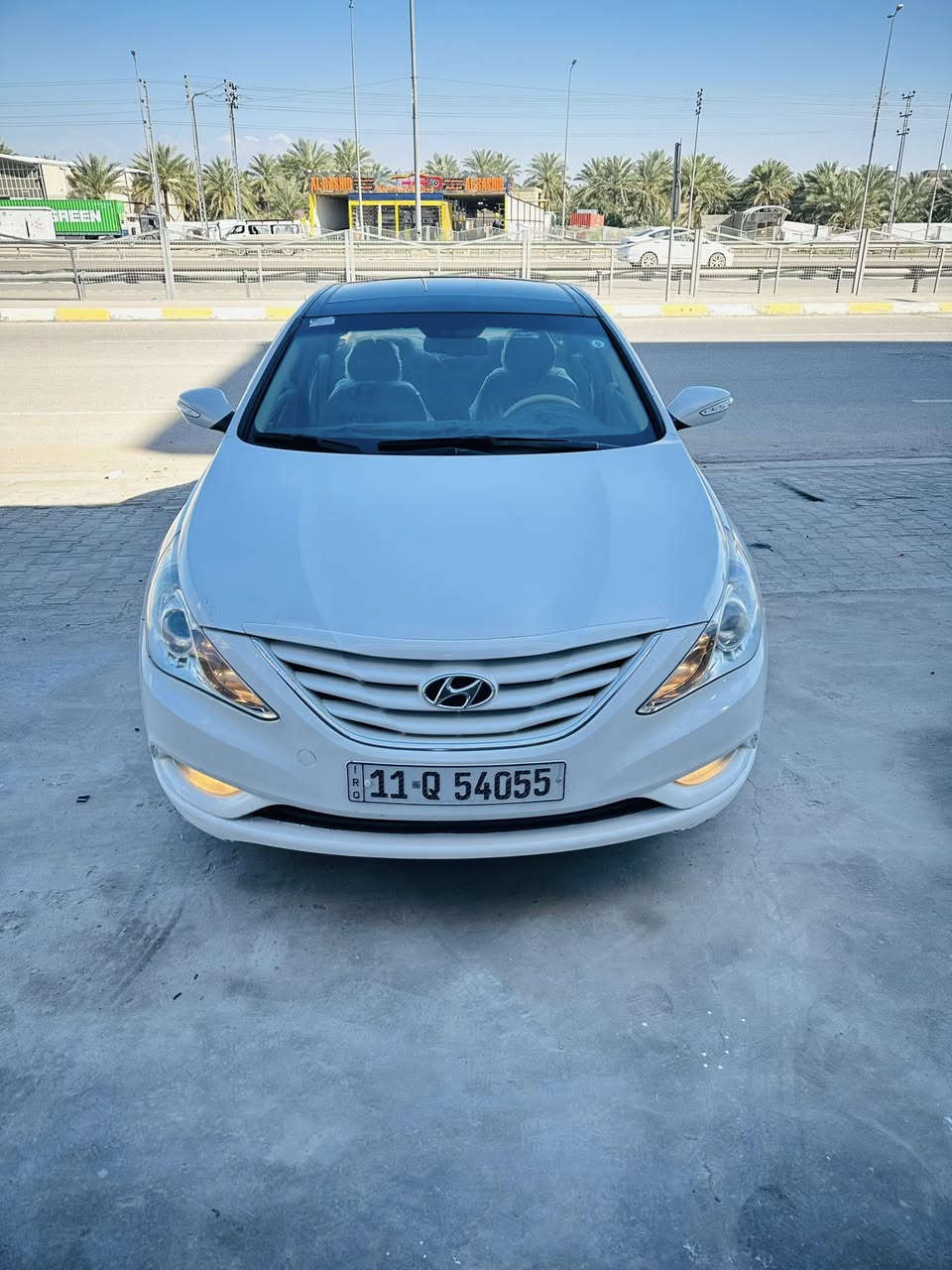 سوناتا 2011 خليجي سياره كفاله عامه
بيها فقط يم الرقم الخلفي صبغ قليل 
مكينه 2400 دوش
تبريد قطعتين
بانوراما 
شفتات سترين +تحكم
حساسات خلفيه
رقم بغداد بأسمي سنويه لل2030 سياره جديده وجاهزه من كلشي السعر 125 
***********
