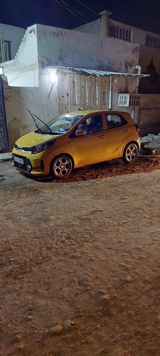 السلام عليكم ورحمه الله وبركاته بيكاندو لون اصفر رقم خصوصي 2023 كفاله عامه  فول مواصفات وارد كوري ما عدا الدعاميات بيهن خدوش ***********
