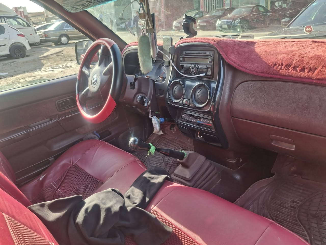 نيسان ابيك اب مديل 2016
رقم بغداد مشروع وطني تحويل ثاني يوم مكفوله 
ما عده بارد بجهة لايمن يم بك لايت 
مكان بغداد ***********
