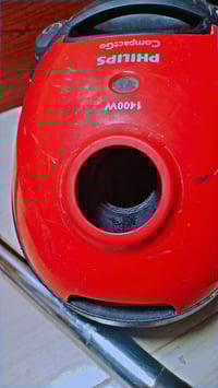 مكنسة كهربائية • شغّالة قوية