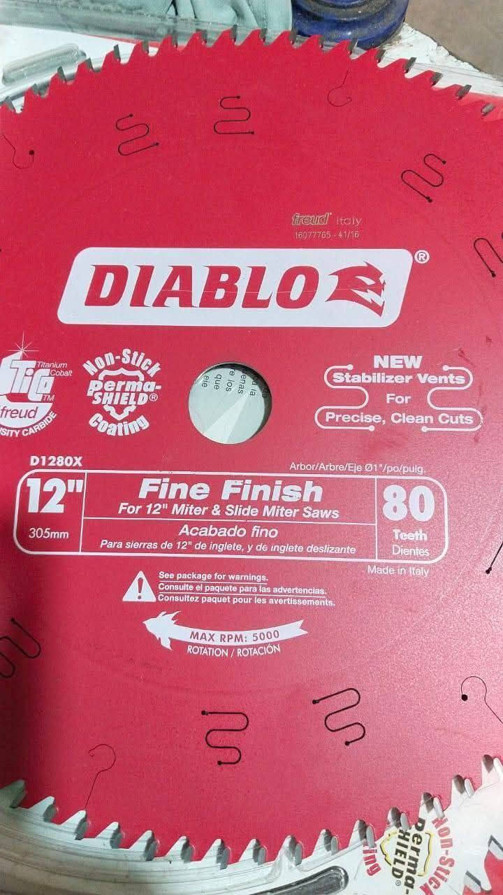 اقراص اصلية الاسعار داخل الصور (خشب . حديد . المنيوم . كونكريت . Mdf . وغيرها ) جميع القياسات ان شاء الله اخوان رجاء الي يريد يطلب القرص يكتب حجم القرص بالملم + حجم الفتحة الداخلية بالملم + نوعة الاستخدام 
يوجد توصيل كل محافظات العراق للتواصل ***********
