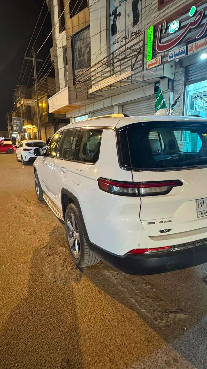 للبيع او مراوس باحدث
جيب الشكل الجديد فئة لميتد مواصفات

١- بانوراما

٢- قيادة ذاتية

٣- محرك ٣٦٠٠ / ٦ سلندر/ كير ٨ سرع

٤- دواخل بيج جلد ملكي 

٥- ماشية ٩٥ الف كيلو 

٦- حرة رقم بغداد 

مكان السيارة / الناصرية 

السعر ٣٤٥ ورقة وبيها مجال قليل 

للاتصال   ***********
