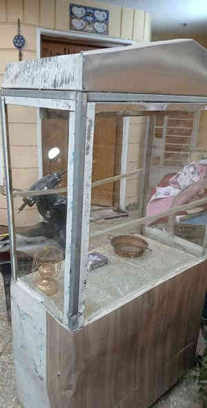 السلام عليكم جام خانة وثلاجة للبيع الثلاجة ب125 كلشي مابيهة والجام خانة ب65 مستعجل عل بيع مكاني بغداد البنوك 
للاستفسار الرقم:***********
