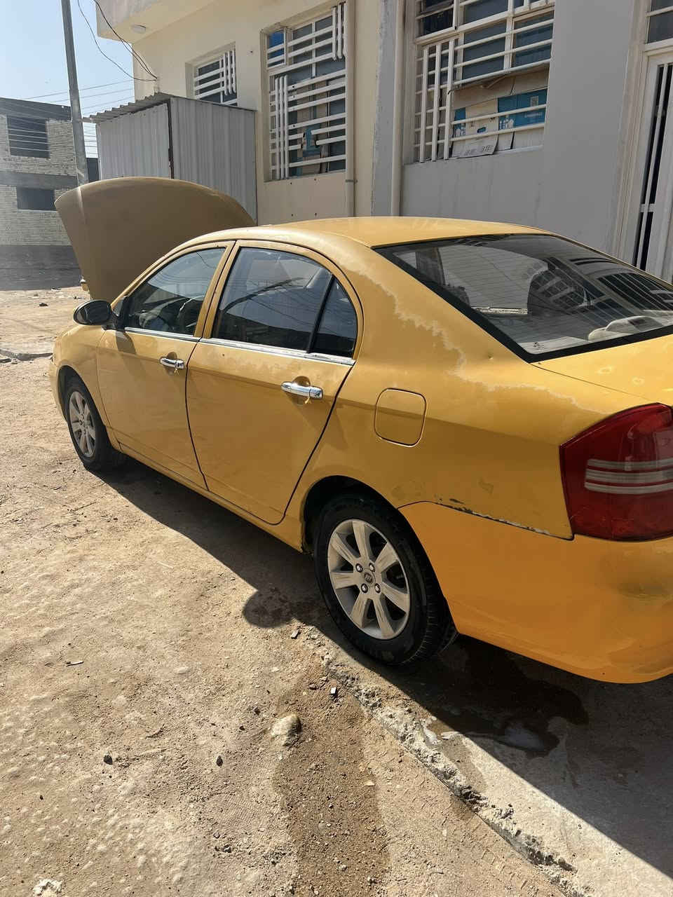 السلام عليكم 
ليفان 620 موديل 2011  كير ومحرك كورلا رقم نجف انكليزي سياره كاعده ومرتبه بيه نواقص بسيطه تبريد عوزه كمبريسر مكان السياره بالنجف التواصل  ***********
