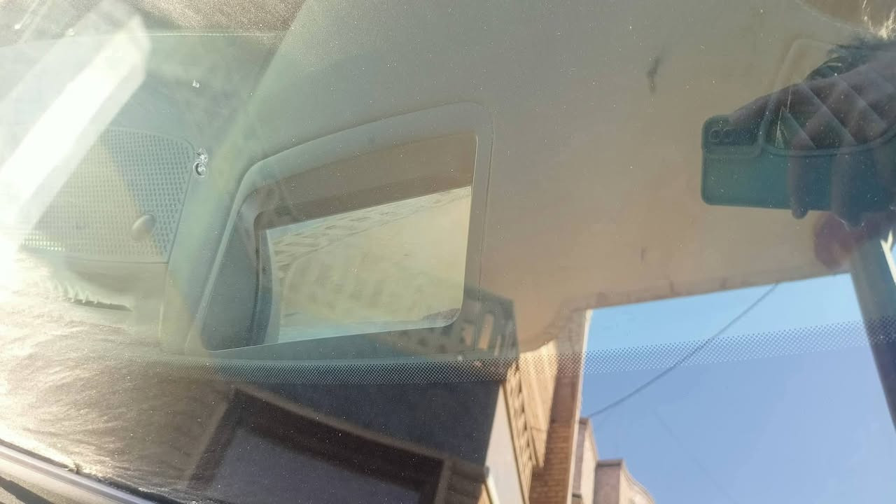 السلام عليكم 
كيا تيلورايد 2022 فول مواصفات بلستيج خمس كامرات
وعداد ع جامه
حادثها طخه بسيطه بالدعاميه موضحه بالمنشور
السياره رقم بغداد انكليزي جديد
السعر 265 وبيها مجال
بابل المسيب حي المعلمين
*********** واتساب فقط
*********** هاتف
