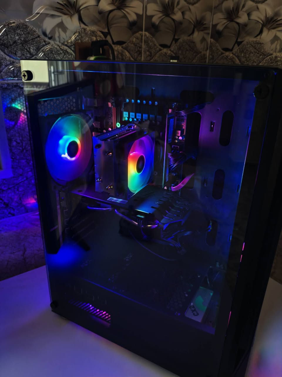 تجميعه زيون للبيع وشاشة اقتصادية
شباب تجميعة زيون  
CPU-XEON E5-2630 v4 
GPU RX 580 8GB DDR5 
MB X99 ATERMITER 
RAM 1×16GB DDR4 2133P
PS AZZA PSAZ 650W BRONZE
SSD 256 TEAMGROUP CX2
CPU COOLER AIGO ICE200 PRO 
CASE XIGMATEK 4FAN
(سعر 350 الف)
التجميعه مفحوص قطعها بالكامل اي خلل ما بيها 
منزل بيها RE9
ويندوز 10 برو محدث هوه والكرت اخر تحديثات
 
 شاشة اقتصادية للبيع 
المواصفات 
MASS 24 WIDE COMPUTER LED MONITOR
VA PANEL
REFRESH RATE 75HZ
FHD 1080×1920
5MS
HDMI-VGA INPUT 
السعر 80 الف 

توصيل 5 لكل المحافظات
البيع فقط بأعتماد 10 اسيا او ماستر ينزل من السعر


**إذا كنت صاحب هذا الإعلان وتريد حذفه لأي سبب، رجاءا أرسل رسالة إلى الدعم الفني**