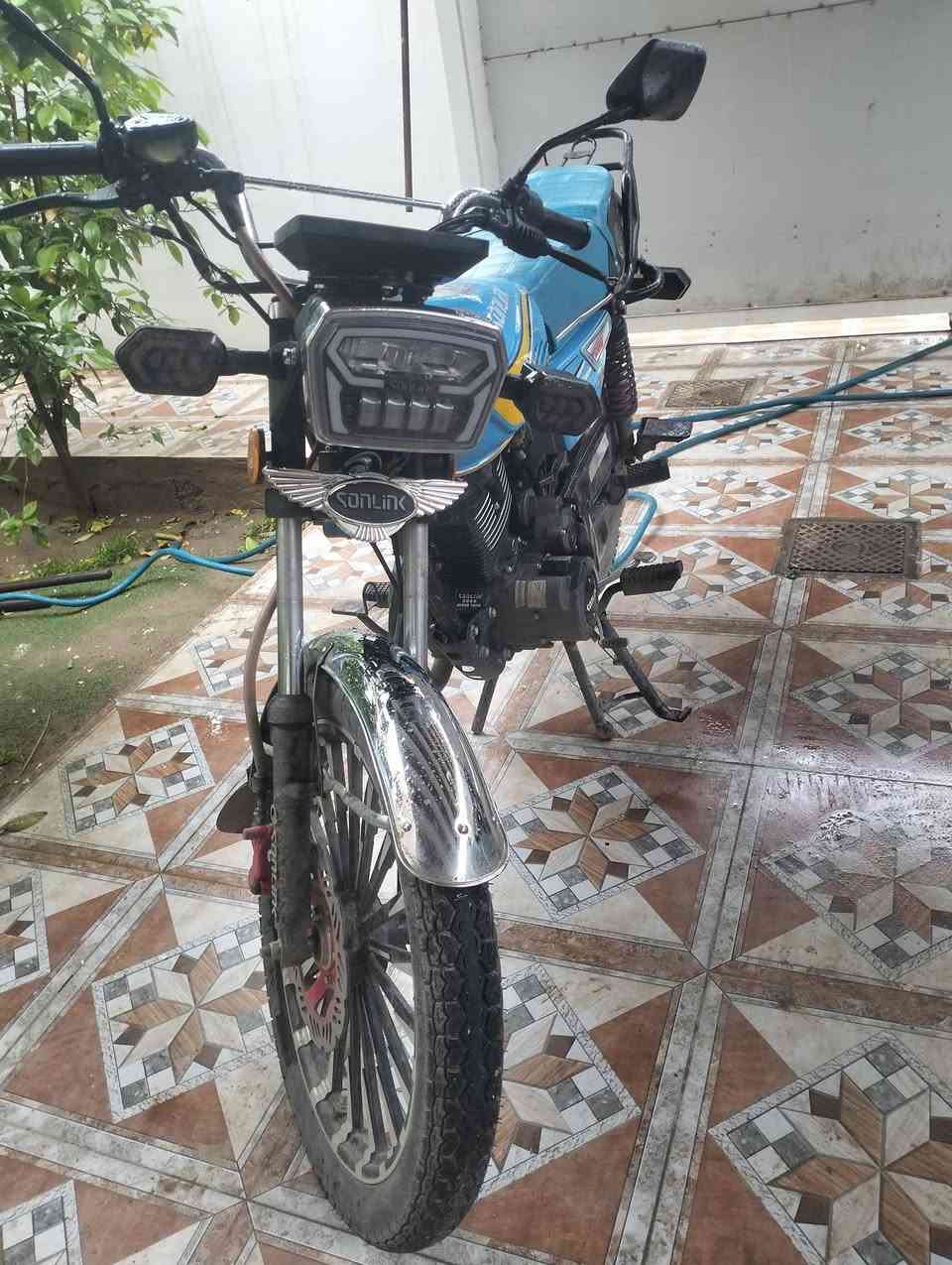 سلام عليكم سيفان موديل 25 

كامله مكمله 750 بيها مجال بسيط 

مكاني ديالى شهربان ***********
