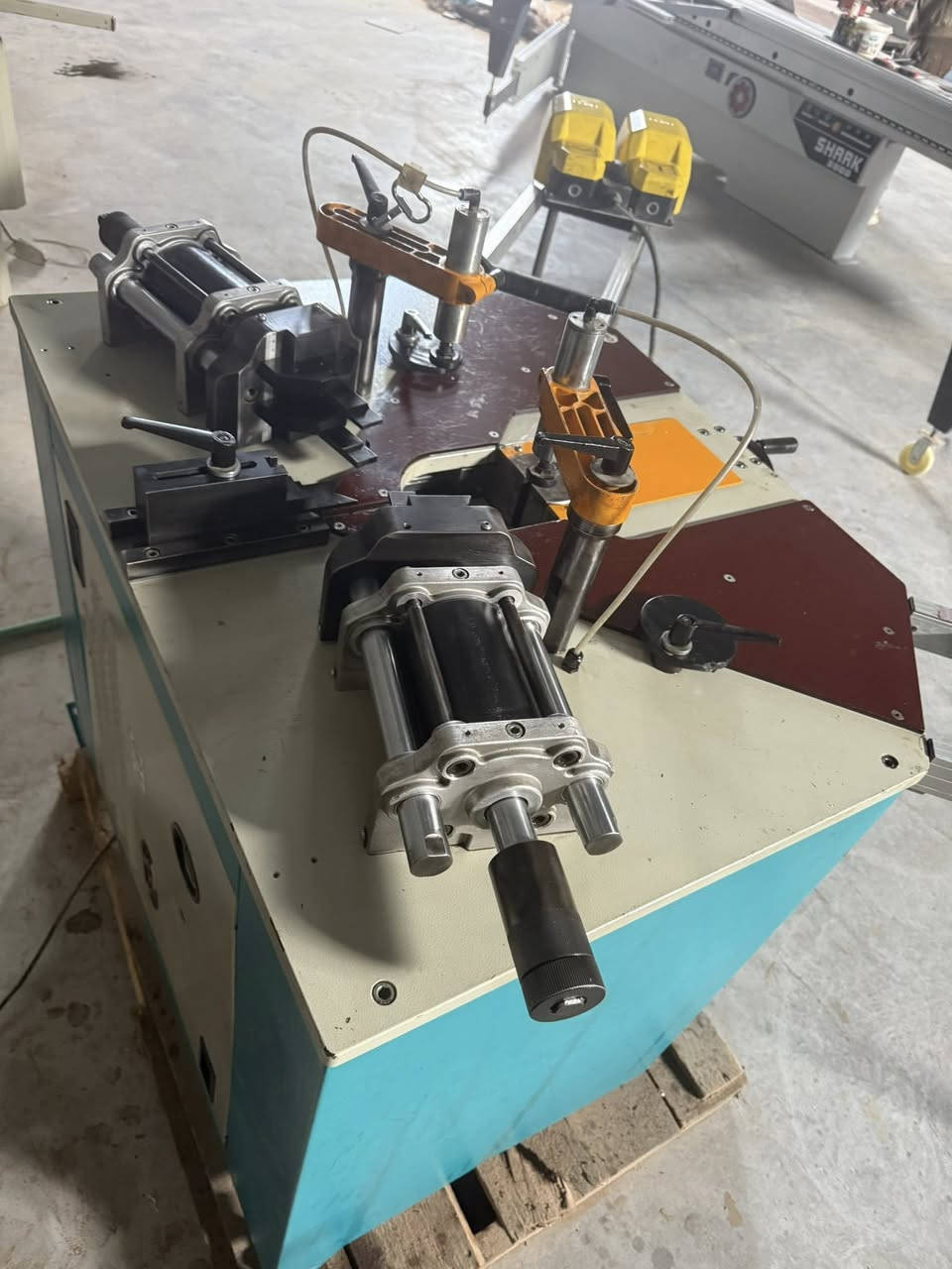 بريس المنيوم نضافه فول ***********
