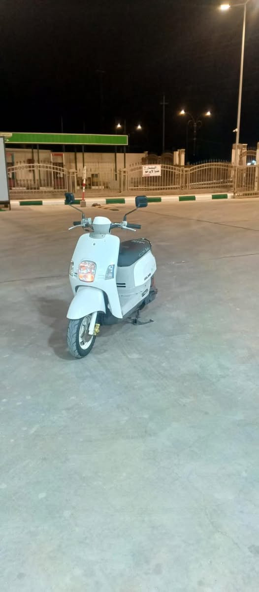 مــرحـبــاً
ماكس بوليس 

مديل 2007

دراجه بلاديه ربمه ما صالها هواي من طالعه من لوكيل

دراجه شلعه ومعدل قويه لدراجه نضافه 100/100 

السعر 1250 وبي مجال

بيع بدون هورنات  

دراجه كلشي بيها بلاد وين ما تريد افحص لدراجه  

مكلف بلنشر للأستفسار +964 777 244 0659

0777 244 0659
