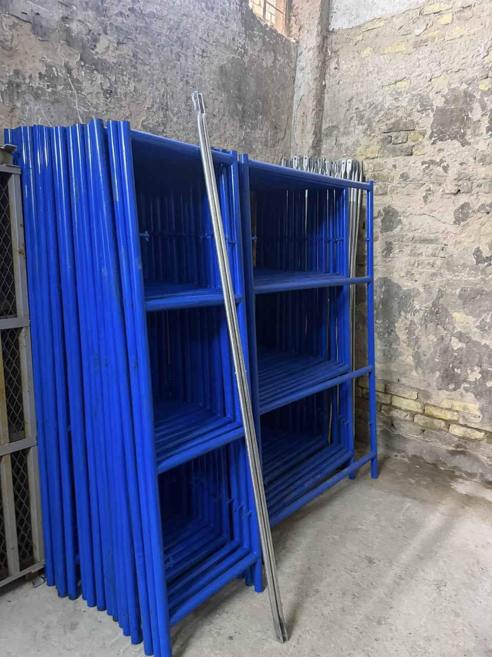 لبيع وشراء وايجارً. سكلات  بكافه القياسات جكات  بكافه القياسات ودنك بكافه قياسات يتوفر دراب خشب نوعيه ممتازه وسكله تركيه بكميه مفتوحه وساقولات ونج إيطالي حادلات وكمبكتر  قفاز وكاصوصات كونكريت ودريلات تفليش وكورات تثقيب 
العنوان باب الشرجي ساحه الطيران 
وتوصيل كافه المحافظات 
*********** كرار اللامي
