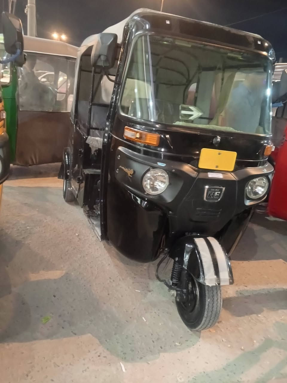 السلام عليكم تكتك للبيع موديل 23 اوراق صادق وخالد عنوان بابل القاسم الرقم***********
