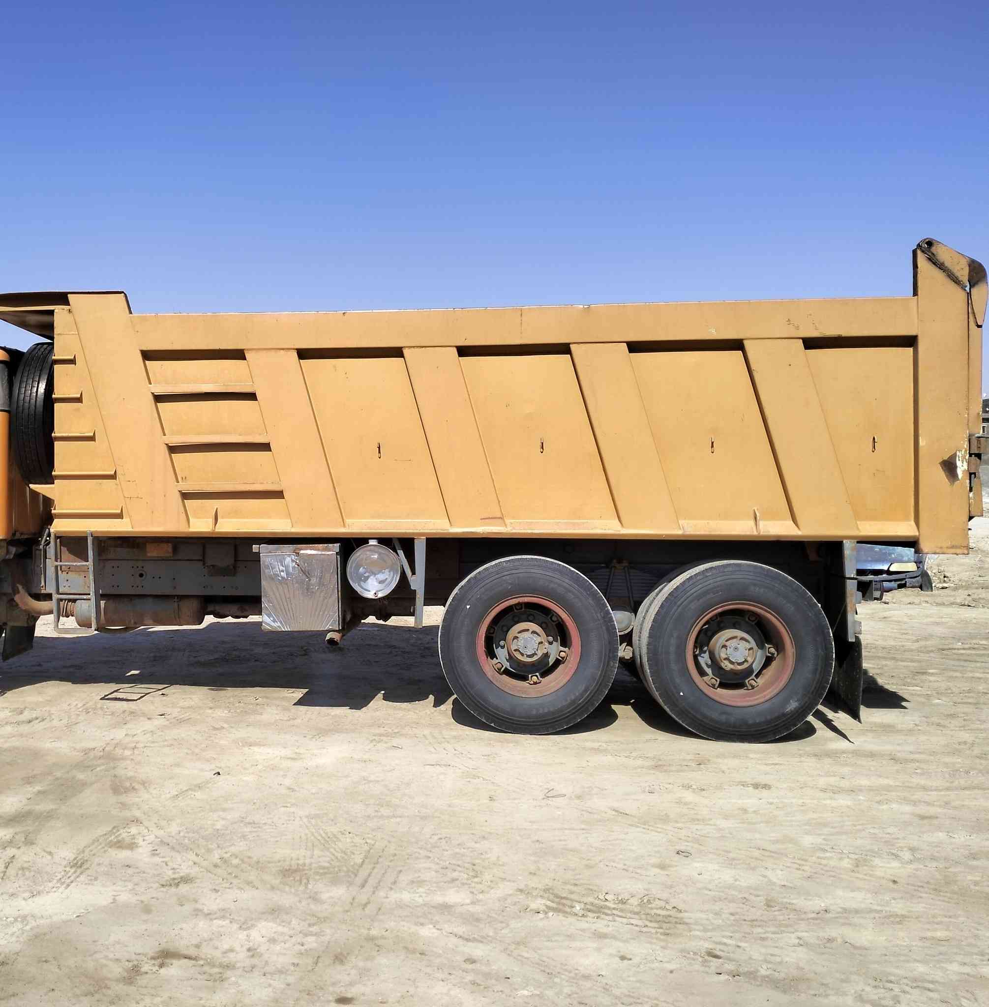 السلام عليكم بدي للبيع نظافه 90% للاستفسار
***********
***********
