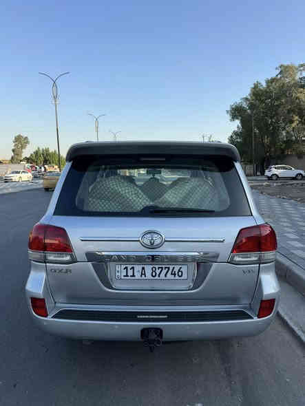 السلام عليكم الاندكروز 2011 ستينيه اصل فول مواصفات فتحه كشنات كهرباء  كشنات جلد شاشه تحكمات جهتين فول السياره صبغ جاملغ  خلفي فقط باقي السياره مكفوله كفاله عامه وسونار المندلاوي بل منشور السعر278 وبيها مجال رقمي ***********
