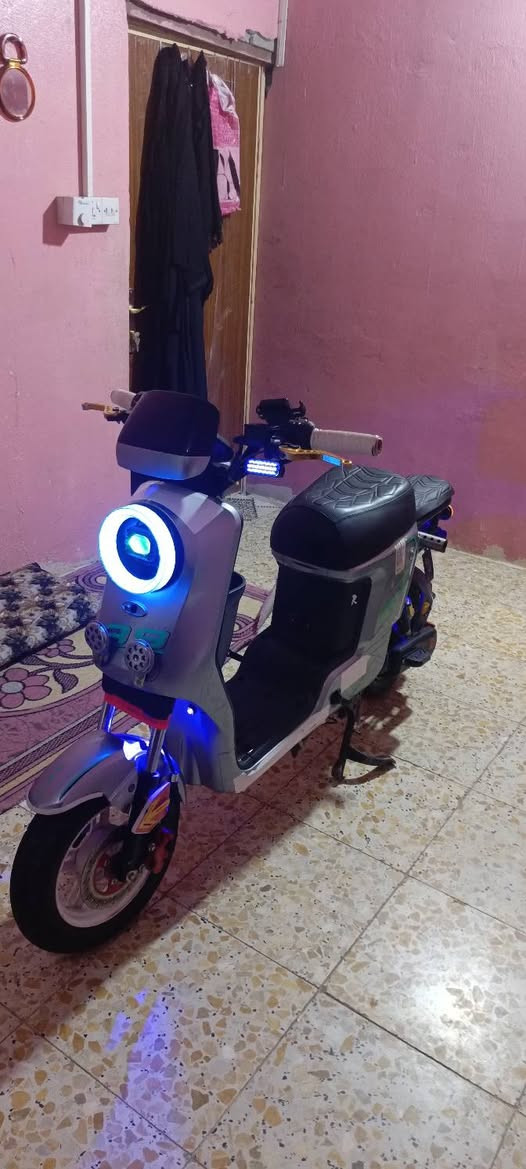 السلام عليكم دراجه R9 نضيفه بطارياته جديده 2026 يدات رياضيه السعر خاص أو تتصل عله رقم***********
