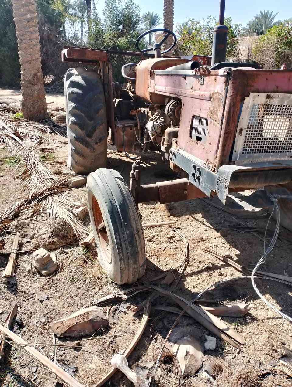 سلام عليكم مكينه عنتر للبيع موديل 1970شغاله سلف جديد....المكان بابل ،ناحيه النيل (السعر 2500)وبيه مجال 
للستفسار ***********
