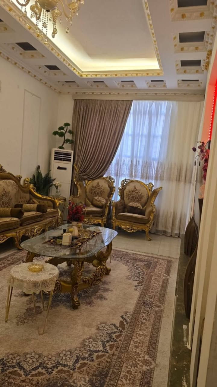 السلام عليكم جبتلكم بيت للبيع السعر 185 بي مجال قليل
الوجهه 11 النزال 33 المساحه 365 ثلاث غرف منام والرابعه صغيرة 
صالتين
صحيات خارجيه وداخليه
ديوانيه
مطبخ
العنوان نهر حسن الكباسي
مدرسة المنذرية
الاستفسار مع صاحب البيت تواصلوا معاي خاص📥


**إذا كنت صاحب هذا الإعلان وتريد حذفه لأي سبب، رجاءا أرسل رسالة إلى الدعم الفني**