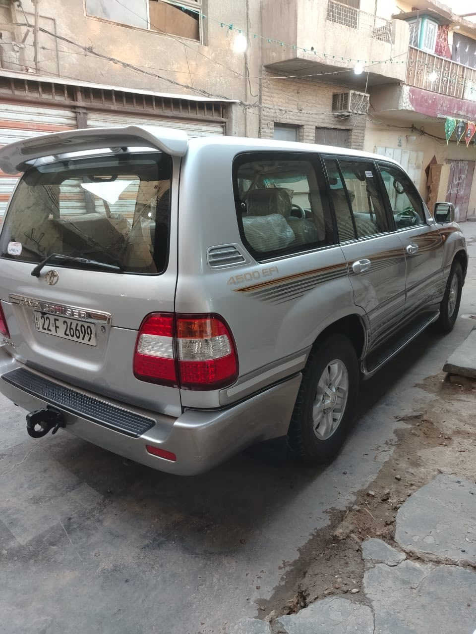 سلام عليكم لاندكروز ٢٠٠٦ جديده مكفوله  رقم تلفوان ***********مكان سياره حله
