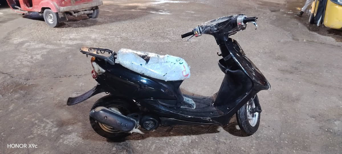 سلام عليكم
عصفوريه محرك واكسن بلادي ناعمات ماكو صوت خرسه شلعه تخبل ب200 بريك خلفي تخفيفف
مكاني بلحبيبيه ***********
