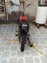 دراجه للبيع نضيفه وشلعه وناعمه دراجه صاحيه سعر 300 وبيها مجال موجود خا...