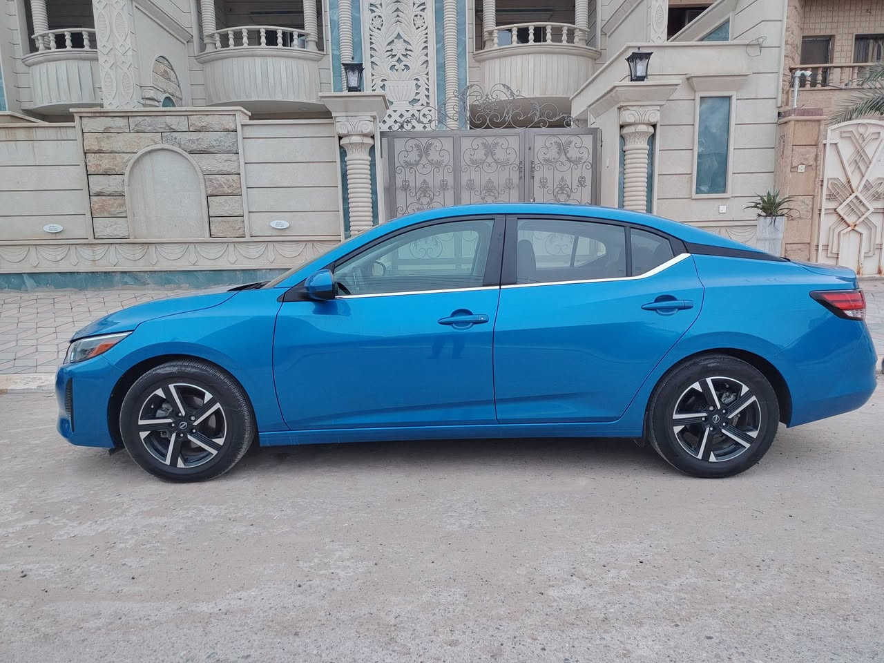 السلام عليكم سنترا موديل ٢٤ SV ماشية ١٦ ميل الضرر رصعة بالبنيد مصلحة وشباك دعامية مبدل فقط بدون دواخل بدون ايرباكات صور الضرر مرفق مع الصور ورقم الشاصئ  مرفق/رقم كاتي السعر ١٤٨ بيها مجال بسيط ***********
