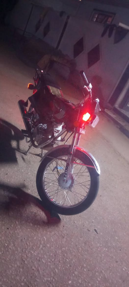 اسلام عليكم دراجة 26 نامة امتياز صارلهة شهرين من طالعة من المعرض السعر 700 وبيها مجال 
متواجد خاص 📞


**إذا كنت صاحب هذا الإعلان وتريد حذفه لأي سبب، رجاءا أرسل رسالة إلى الدعم الفني**