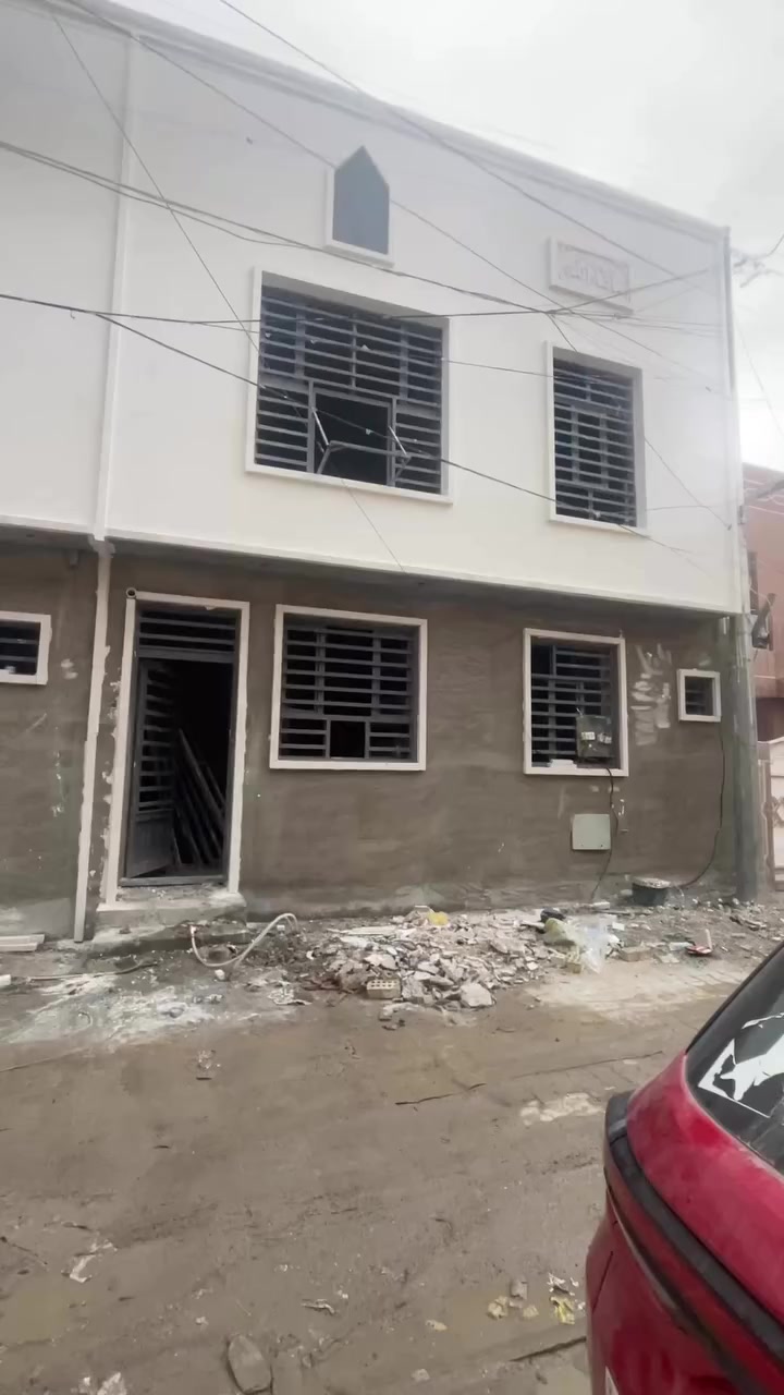 بيت 25 متر للبيع حديث تسليم مفتاح 🔑
واجه 7 ونص صاله + مطبخ + غرفه نوم + خدمات 

الحريه محله 428 موقع كلش حلو

مكتب الجبوري ***********
