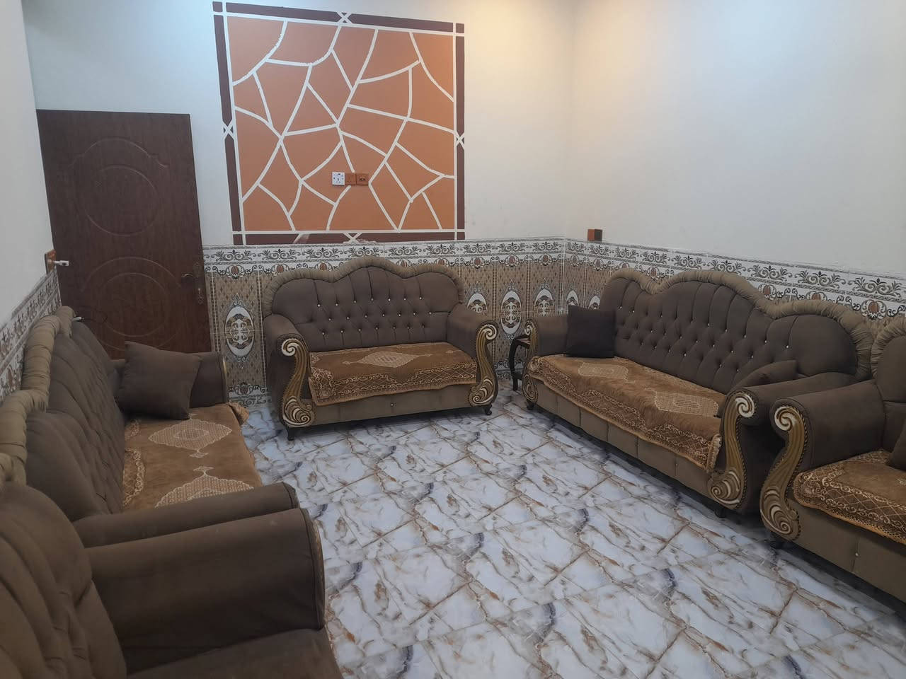 السلام عليكم
دار للبيع المساحه ١٠٠ متر الوجه ٧ والنزال ١٥
طابو زراعي سند٢٥ 
كاطون الرازي خلف ملعب احمد راضي 
***********
غير متواجد ع فيس @إشارة
