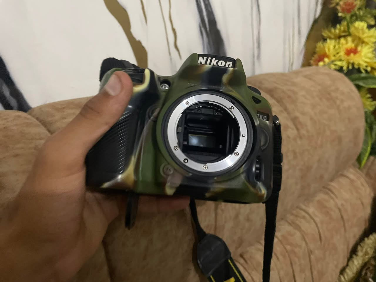 كأمره نيكون   D7100 كامره نضافه٩٠ مع بطاريه اصليه مع بدي حمايه مع شاحنه اصليه مع فيشه نقل صور للجهاز مع عدسه زوم من١٨_١٤٠


**إذا كنت صاحب هذا الإعلان وتريد حذفه لأي سبب، رجاءا أرسل رسالة إلى الدعم الفني**