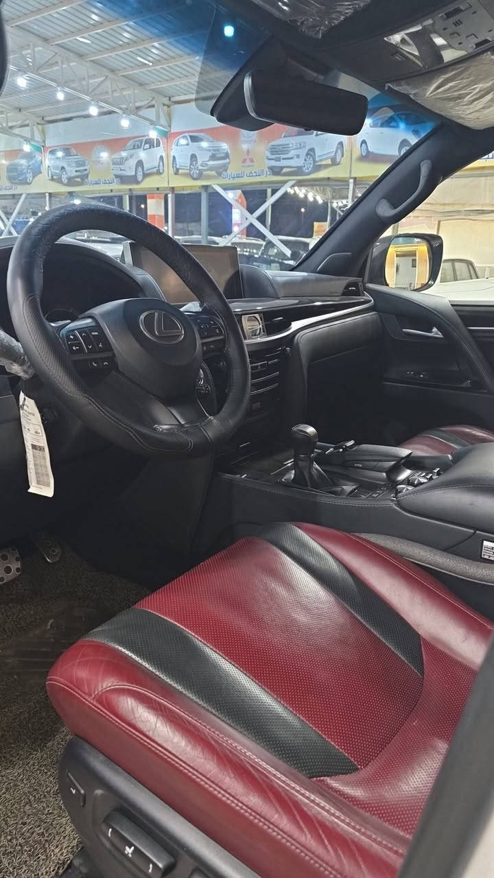 ⁨ _ النوع:[LX570]
_ الموديل: 2018]
_ الكيلومتر: [40,000km]
_ [خليجية بريمية مكفولة بدون اي ضرر]
_ السعر:[ 720$ ]
_ الموقع: النجف الاشرف 
_ للاستفسار:***********
