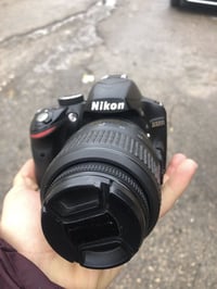 نيكون D3200 • عدسة ١٨-٥٥ • شاتر ٣٥٠٠٠
