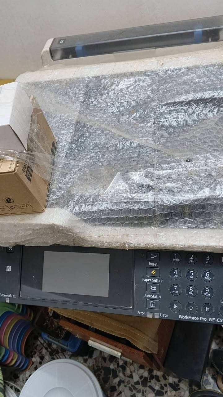السلام عليكم
طابعه ايبسون استعمال قليل للبيع 
c5790 ملون/ابيض واسود
شاشه لمس واي فاي تدعم البلوتوث ولنت يعني متحتاج لابتوب من التلفون مباشر تطبع تطبع وجه+وجهين كلش هوايه مواصفات . احبار سائله وجهاز تصفير جديد واحبار اضافيه ابو لتر وفضله اضافي كلهم جدد امانه الله استعمال قليل 
للبيع بسعر مناسب عنواني الشعب حي البساتين 
***********
