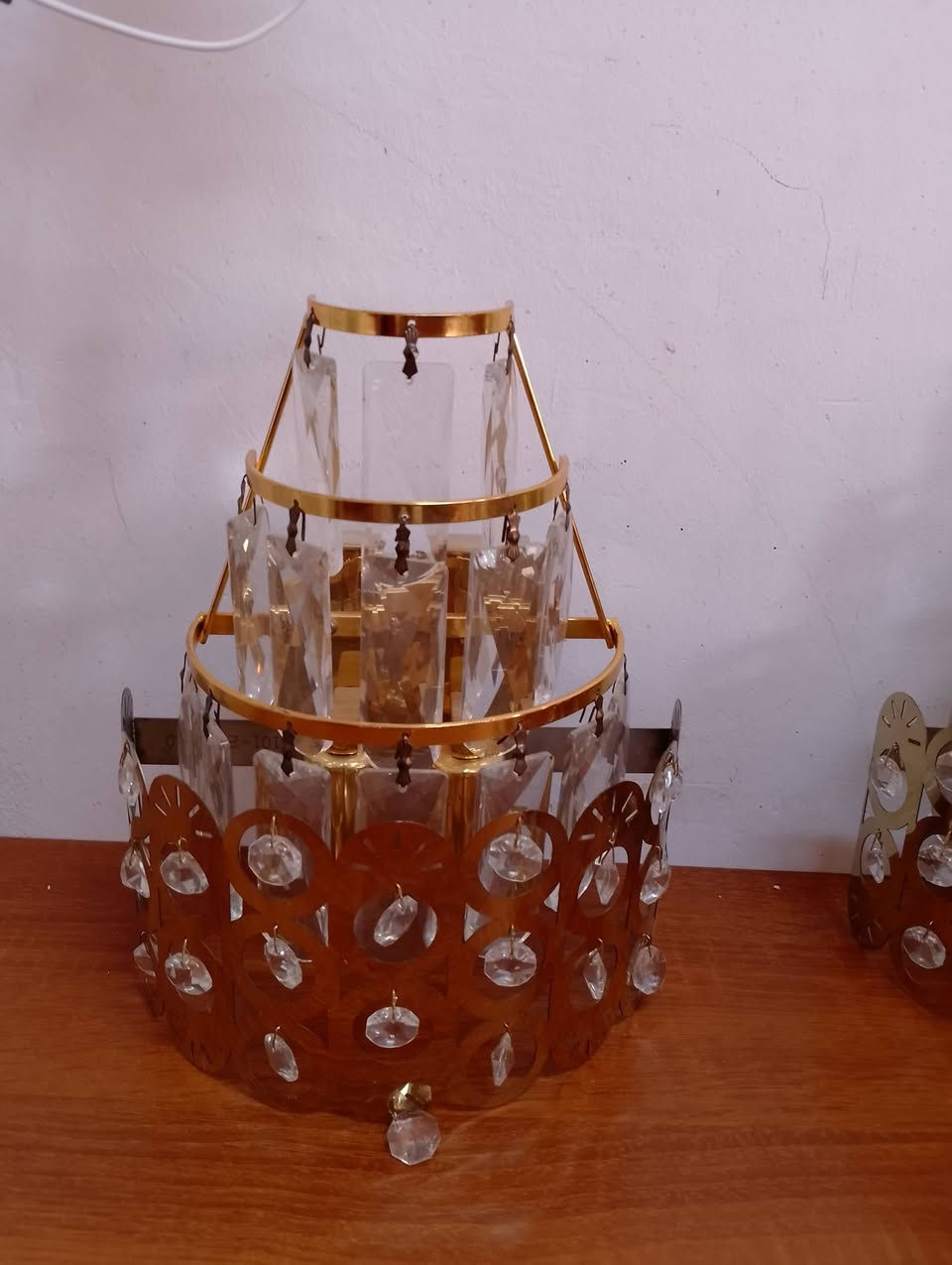 السلام عليكم
ثريات للبيع شرط شغالين كلهم 
الاصغار عدد 5
الكبار عدد 2 
السعر 250 وبي مجال
العنوان موصل ناحية برطلة 
للاستفسار/*********** بي واتساب ايضآ
