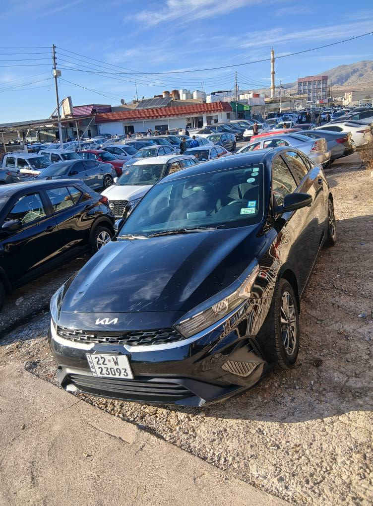 كيا فورتي 2023 بابين او هلال جملغ خلفي صبغ 

بجم و خلف كبس بدون ايرباك 

سياره مرقمه شرط التحويل 

سعر 133

*********** دهوك, العراق
