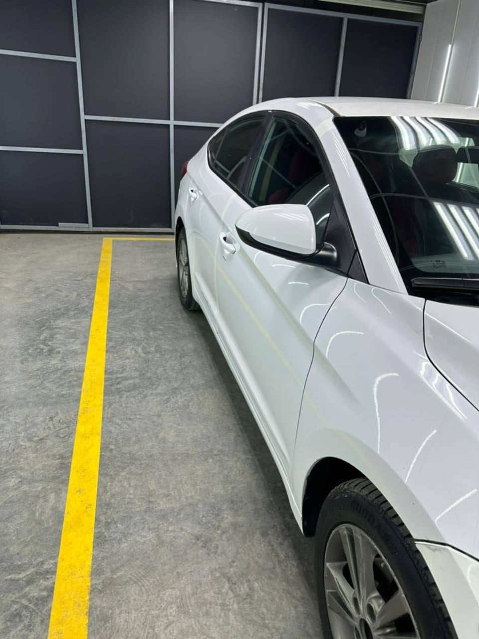 السلام عليكم النترا للبيع مديل 2017 امريكي مكينه 2000  حادثها فقط دعاميه وبيها مكانات صبع سياره فول واحد على واحد بصمه تحكم مانع نزلاق تخم تاير جديد مكينه برغي مامفتوح بيها كير مكفول سياره جاهزه للخير ماشيه 112 حقيقي رقم بغداد نكليزي وبسمي مصفره غرامات رايدها 132 وبيها مجال مكاني كربلاء حي لعامل متواجد فقط اتصال ***********
