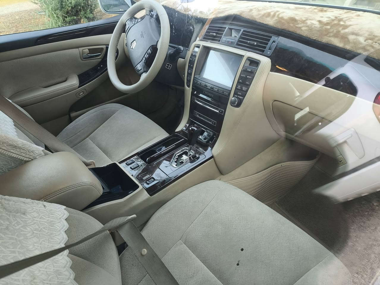 48$ 
شاهینه مودیل 2007 بڕاوه    صاج ملکی 3 دوگمە بصمه رصاصي ناو زەرد پەردە کارەبایی گێڕ و مەکینەی گەوره 182 سەیارەیەکی زۆر جوان و بێ مصروف نرخ 48 مجالێکی کەم شوێک کلار ***********
