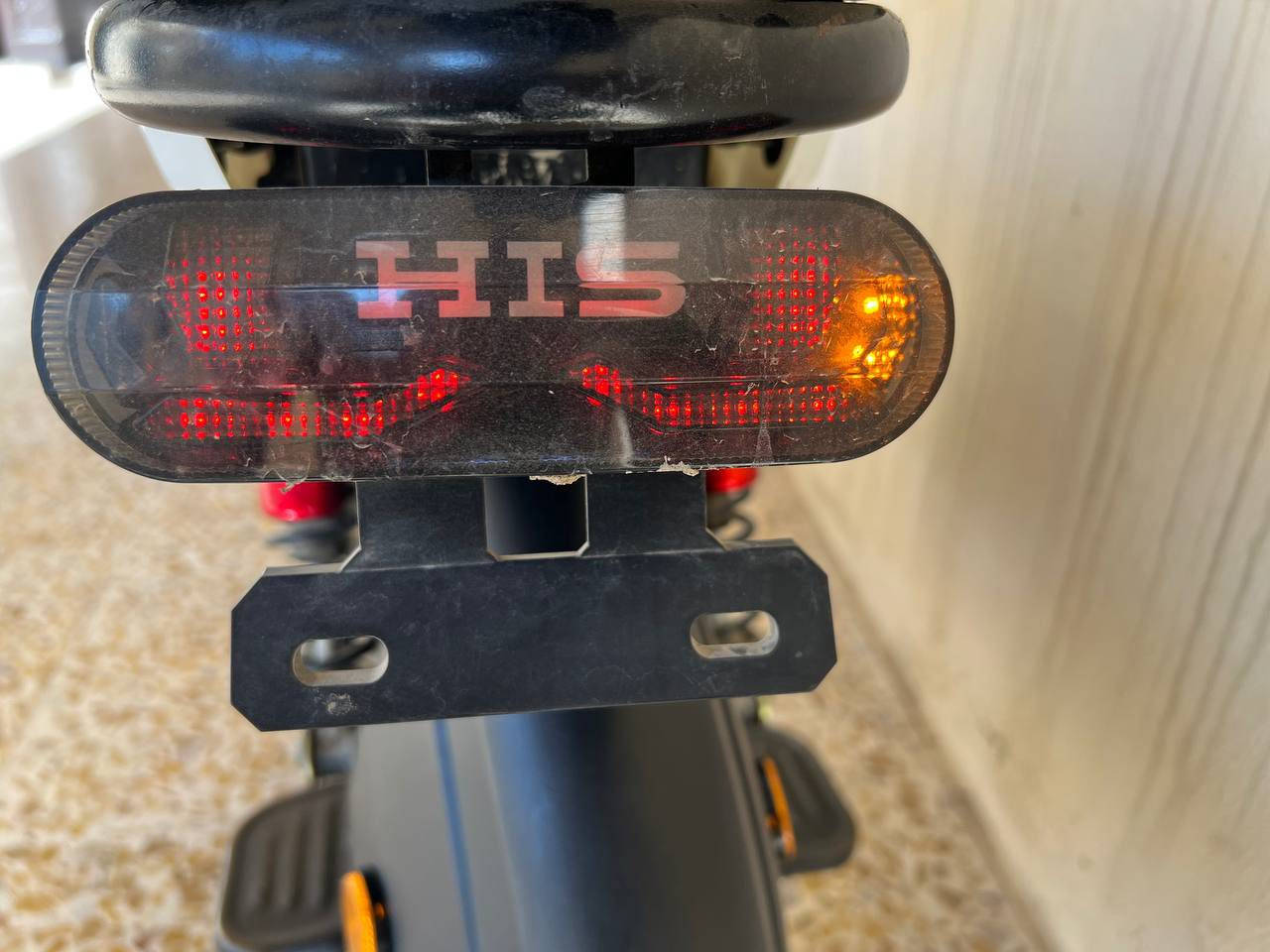 سلام عليكم
بايسكل شحن للبيع بطاريات جديده اني شديتله 5 بطاريات 

السعر 350 وا بي مجال ان شاء الله السعر يرضي الشراي 

التواصل على الواتساب او على الرقم 

***********
