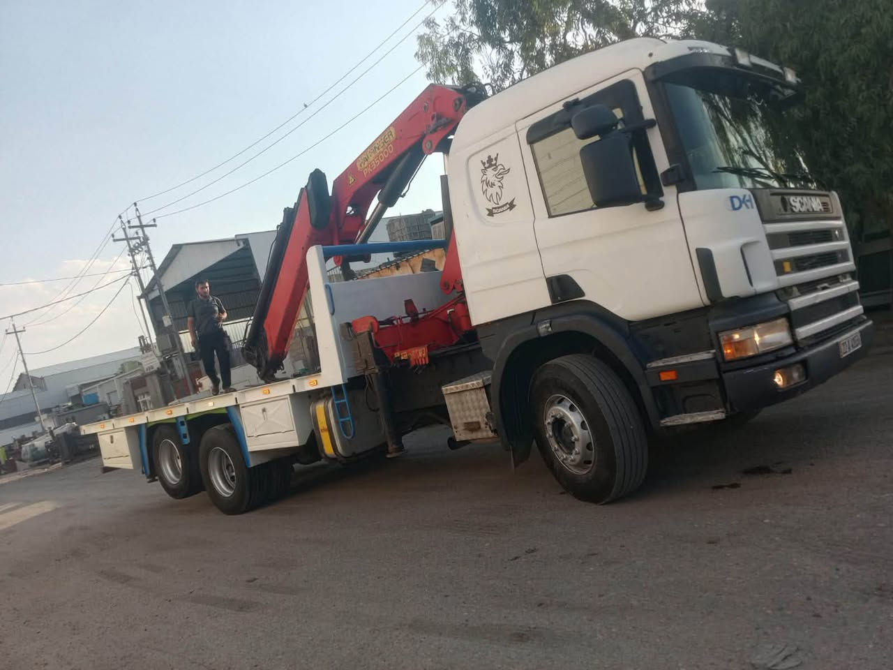 للبیع کامل
مودیل ۱۹۹٦ کیر ٤+٤

محرك ۳۱٠ پمنوزل

کرین ۱۲ طن ۸سلایت ۲ یدوی

ریموت 

مکان اربیل 

سعر ٤٥٠ مجال

٠۷٥٠۳٦٦۷٠۷۱ واتساپ
