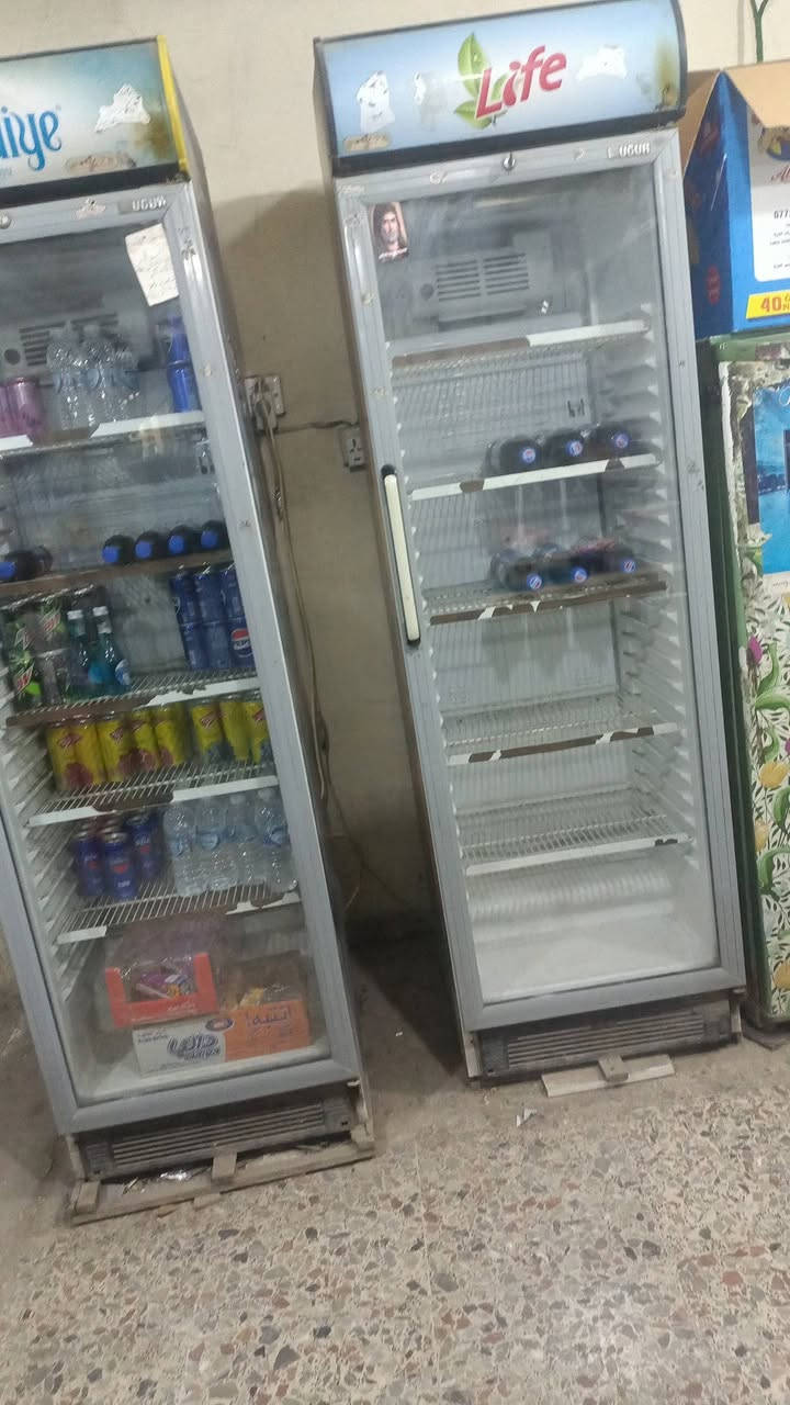 رفوف للبيع عدد 3مع عارضه عدد 2((((***********
