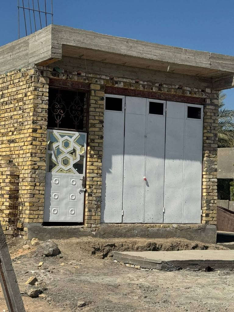 بنايه تجاريه المساحه 100 متر واجهه 5 نزال 20 سنتر ع شارع 100 طابو زراعي سند 25 مع كافه الخدمات السعر 145 مع مجال بسيط استفسار اتصل او وات ساب *********** الهندية, كربلاء
