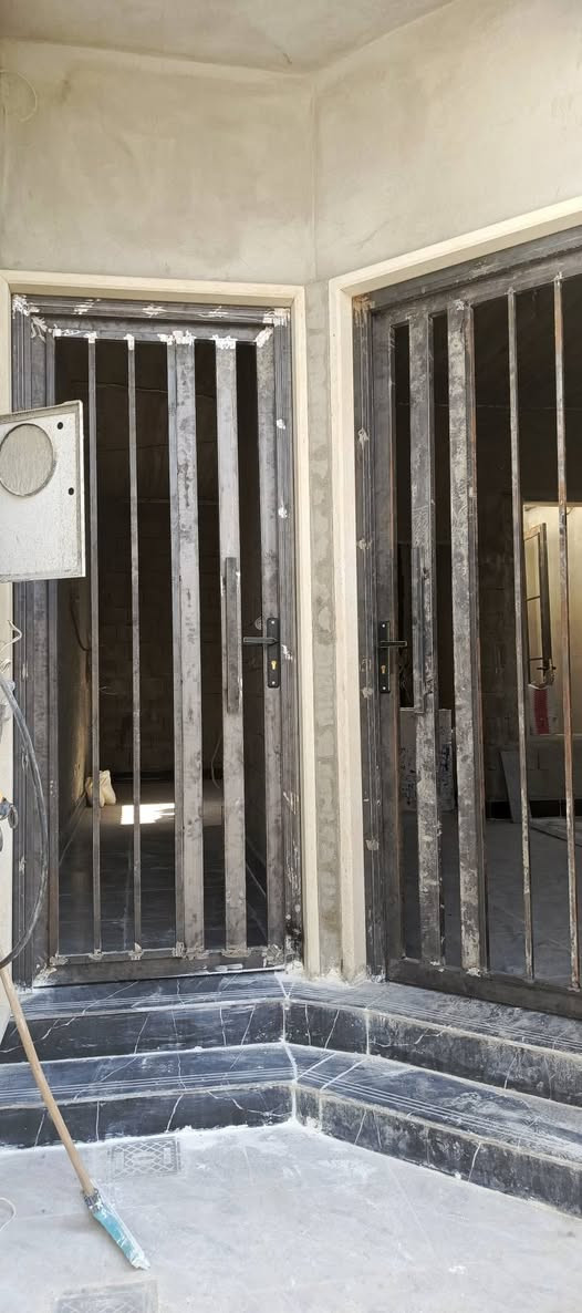 ***********
***********
