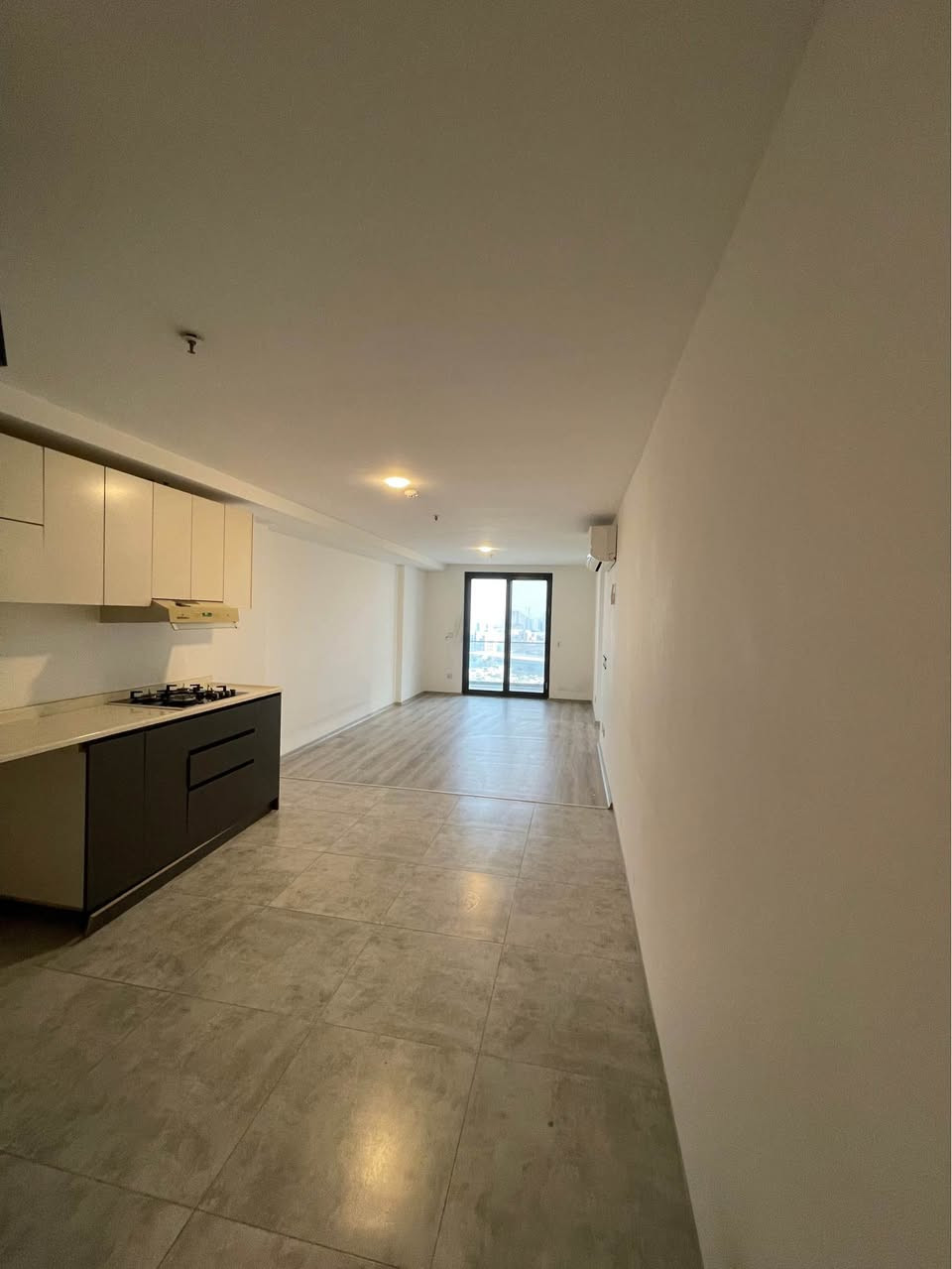 شقة للإيجار في مشروع لايف تاورز 
المساحة ١١٦م / طابق ١٦ 
غرفتين و صالة 
السعر ٤٠٠$
——————-
شووقە بۆ کرێ لە پڕۆژەی لایف تاوەرز
ڕووبەری ١١٦م / تابق ١٦ 
دوو ژوورو هۆڵ
نرخی : ٤٠٠$ 

0750 374 7727 أربيل, العراق
